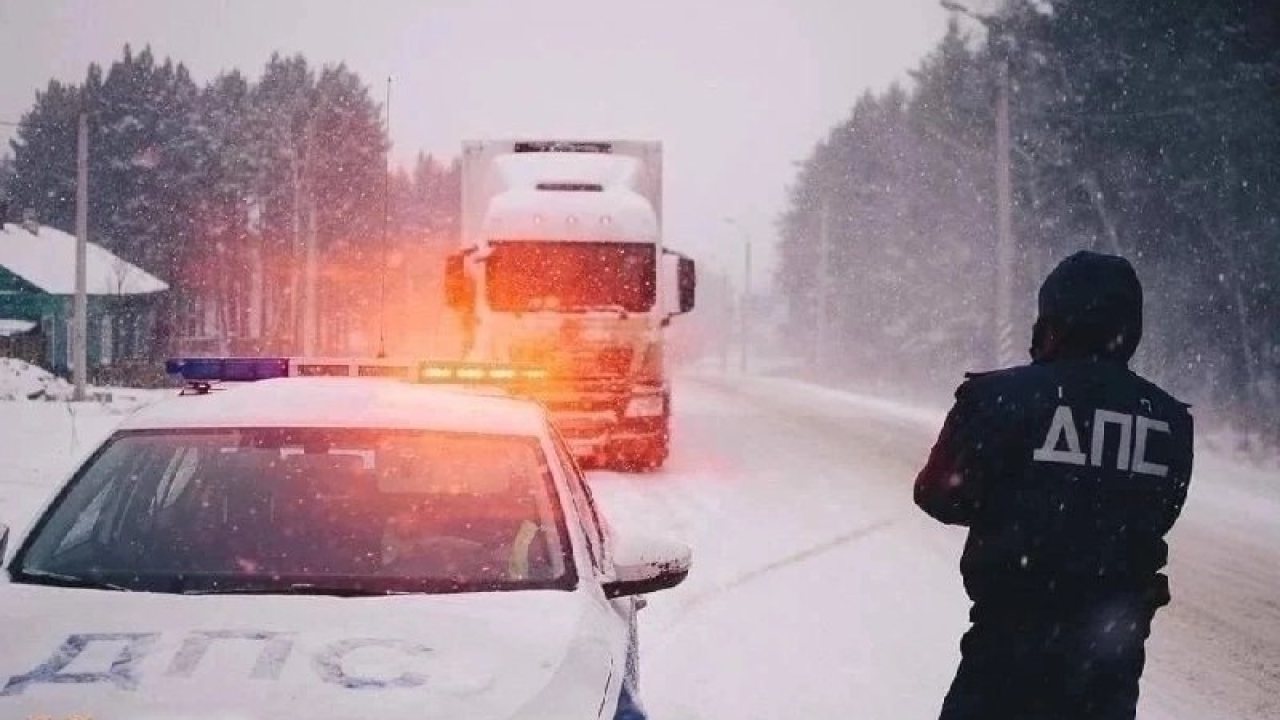 На трассе Р-255 в Тайшетском округе закрыли движение для большегрузов и общественного транспорта