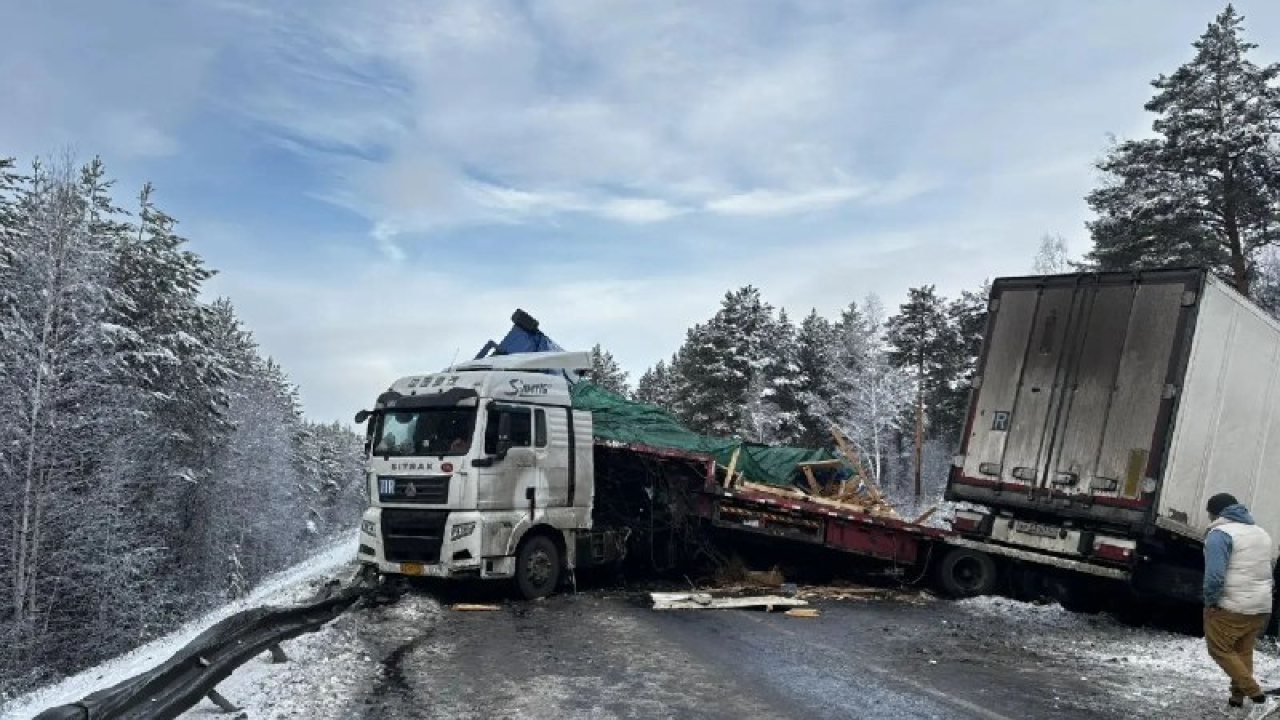 На трассе «Сибирь» в Нижнеудинском районе погиб водитель, движение остановлено