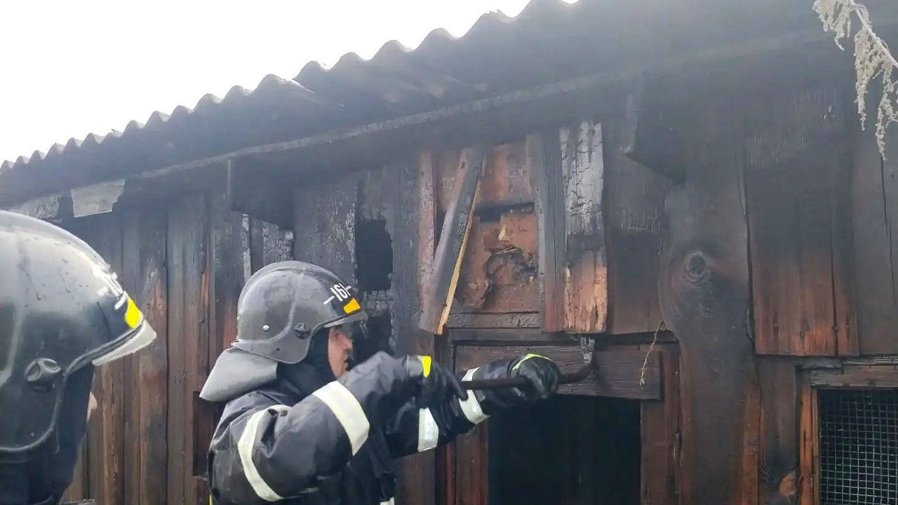 В двух округах Приангарья произошли пожары из-за детской шалости с огнём