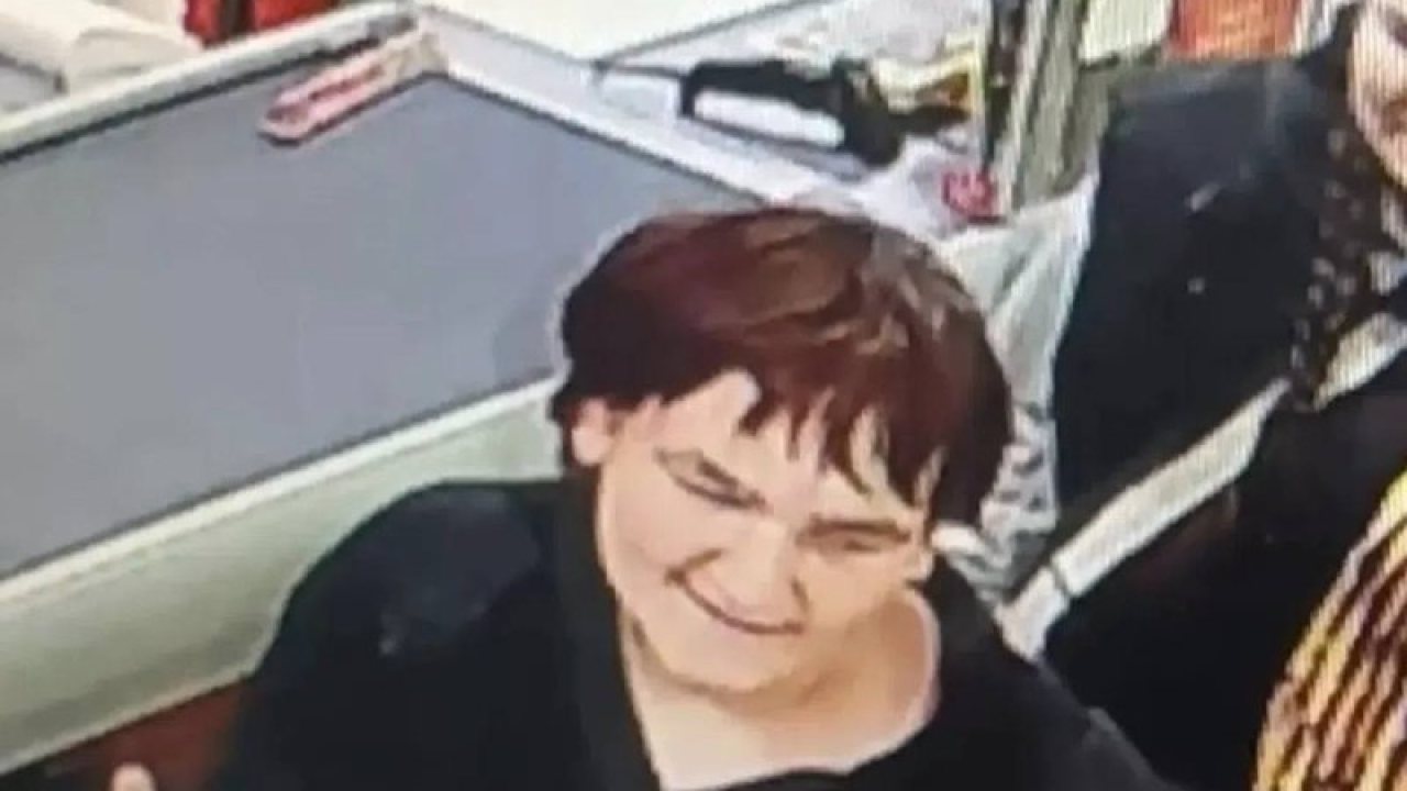 В Иркутске ищут двух девушек, которые могли расплатиться чужой картой