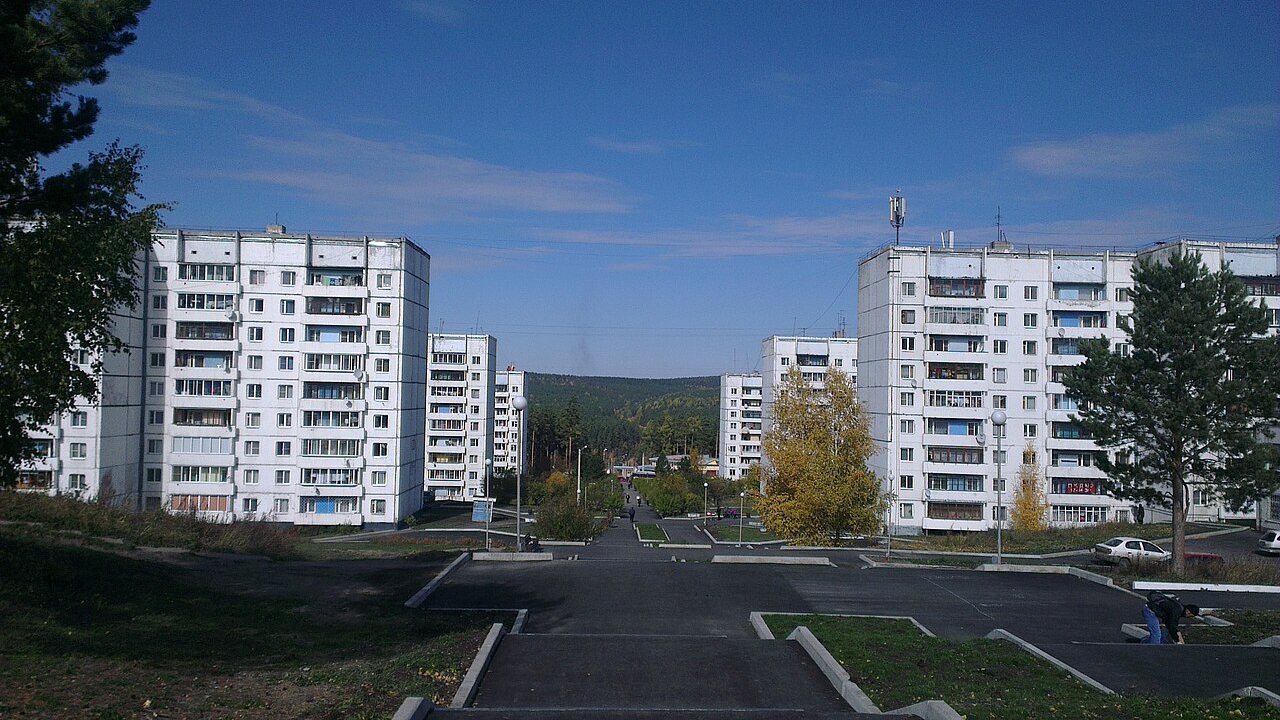 С начала года 102 молодые семьи из Иркутска получили сертификаты на жильё
