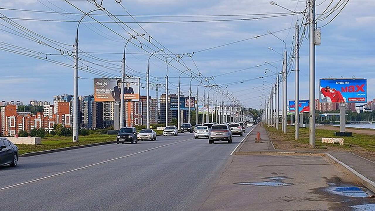 На Ширямова завершают ремонт с расширением дороги до трёх полос в каждую сторону