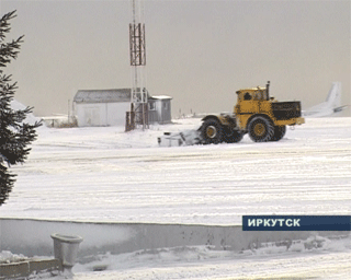 Снегопад стал сегодня помехой в работе иркутского аэропорта