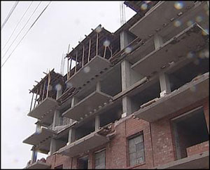 Незаконно построенный многоквартирный дом - СНЕСТИ!