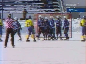 На первый гостевой матч чемпионата Иркутские хоккеисты успели  