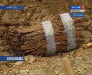 В Иркутске под землей обнаружили деревянную стену