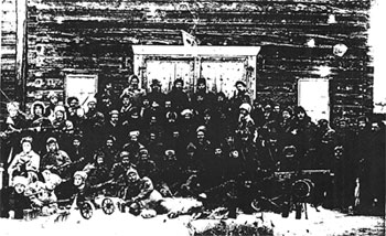 Бойцы партизанского отряда