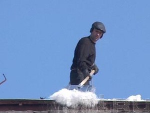 Уборка снега с крыш Иркутска