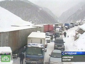 Временно восстановлено движение по Транскавказской автомагистрали